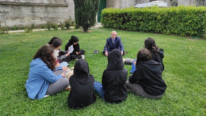 Süleymaniye'de Bir Öğle Vakti