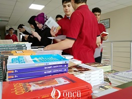 Öncüde Kitap Mevsimi