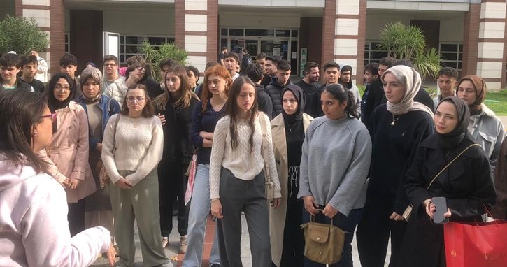 11. Sınıf Öğrencilerimizle Sabancı Üniversitesi Gezisi Gerçekleştirildi