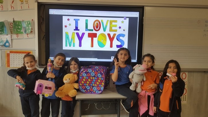 Our Toys Are İn The Class