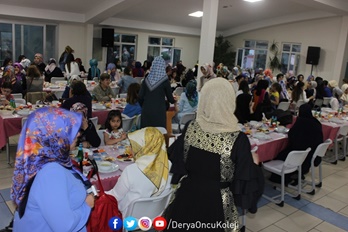 derya-oncu-ailesi-iftari-10