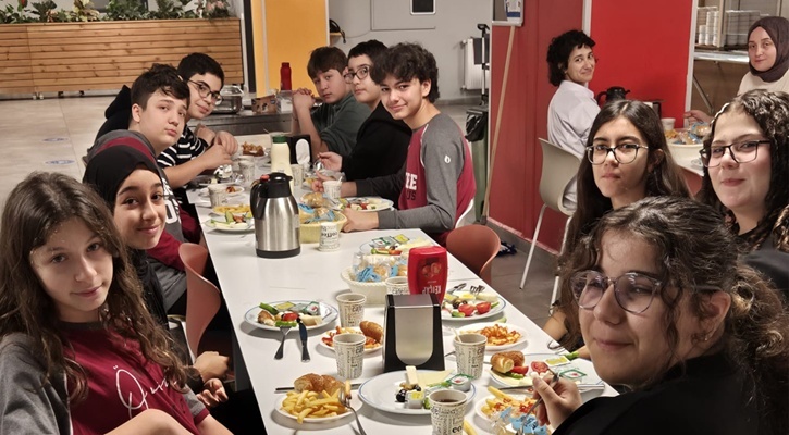 Çekmeköy Derya Öncü Ortaokulu  Motivasyon Kahvaltısı