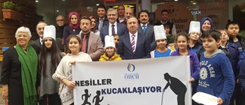 Nesiller Kucaklaşıyor